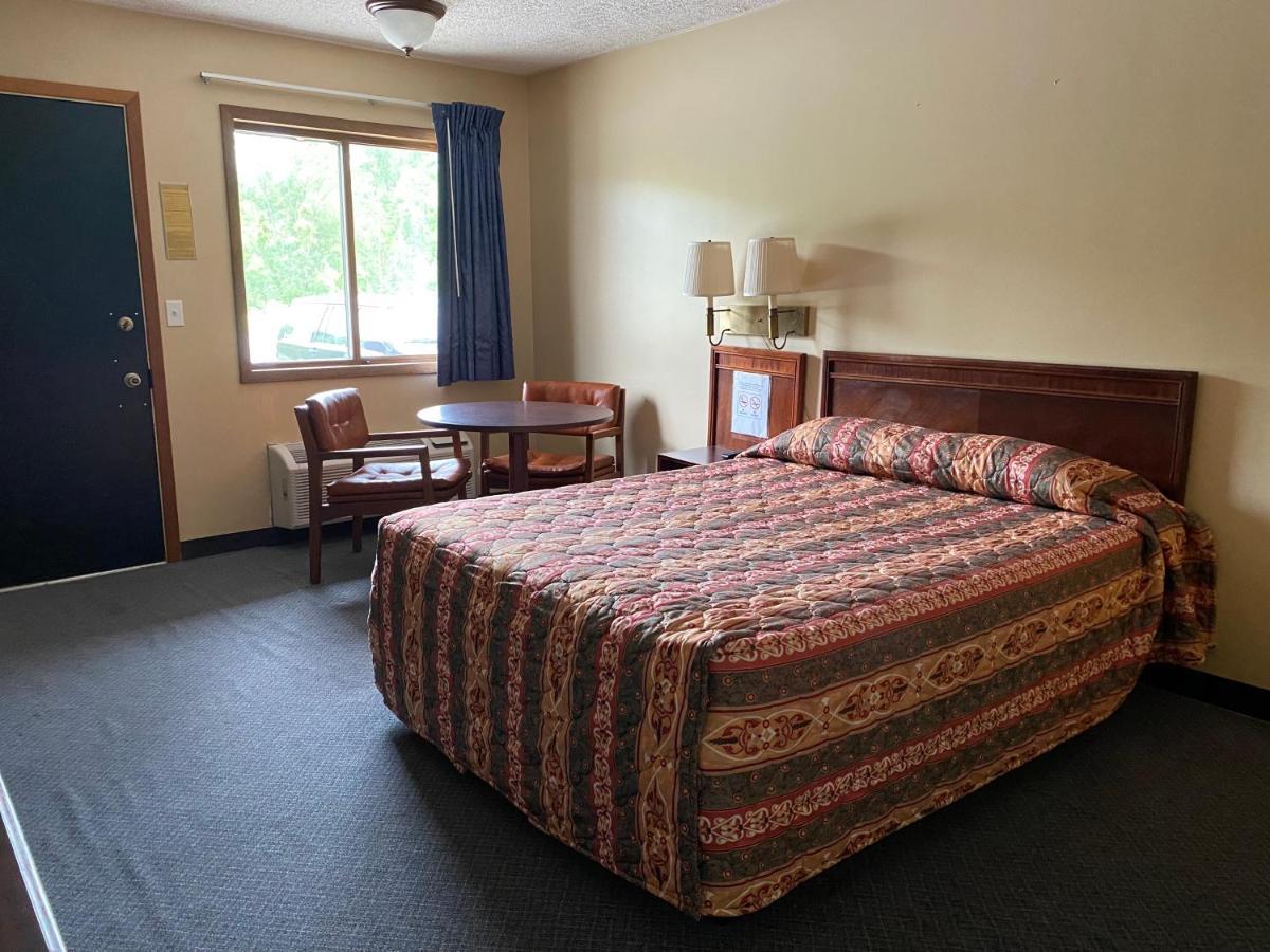 The Hemlock Inn Loudonville エクステリア 写真